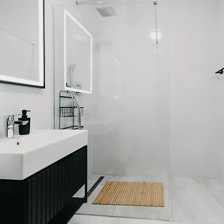 Le Lys Dor With Private Parking